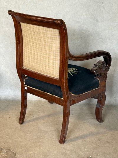 Poltrona in stile restauro