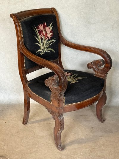 Poltrona in stile restauro