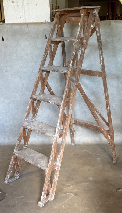 Escabeau bois à restaurer