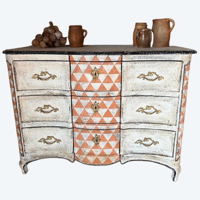 Commode galbée Louis XV datant du 18e siècle 