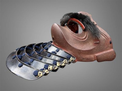Halbe Samurai-Mempo-Maske – Edo-Zeit (1603–1868).