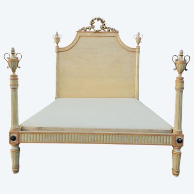 Large lacquered bed, 173cm long, late 18th/early 19th century