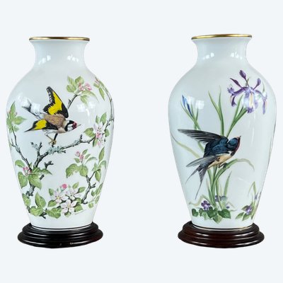 Paire de vases en porcelaine Franklin, “The Meadowland Bird Vase”, XXe Siècle