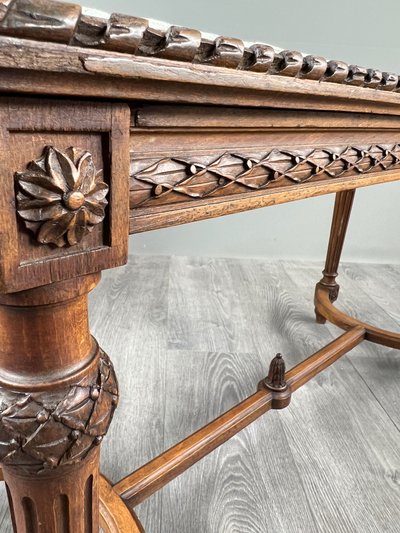 Banquette de style Louis XVI en bois sculpté, XIXe Siècle