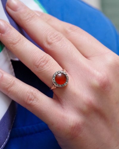 Antiker Karneolring mit Diamanten, 18 Karat Gold und Silber