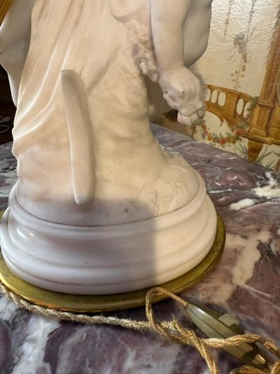 Skulptur aus Carrara-Marmor, signiert von Pradier
