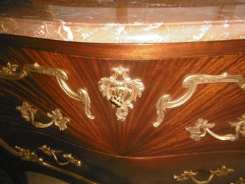 Commode Louis XV Galbée