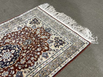 Handmade wool oriental rug - 1.70m x 96cm