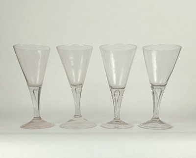 4 große Gläser – 18. Jahrhundert
