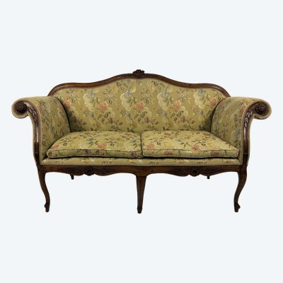 Divano ad orecchioni in noce, Lombardia, XVIII secolo