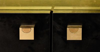 Bar mit schwarzem Lack und vergoldetem Messing sowie zwei Hockern von J.C. Mahey für Maison Romeo Paris 1970