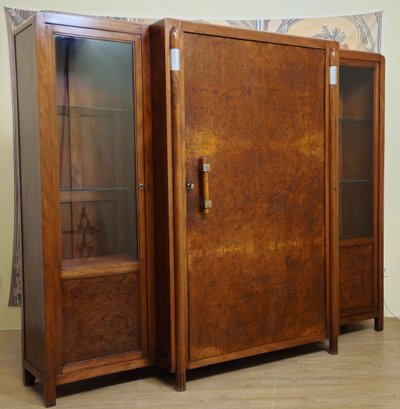 Importante bibliothèque époque Art Déco en loupe d'Amboine et acajou