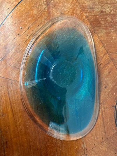 Vase de centre de table Murano bleu des années 1970, vide, 33 x 20 cm. En verre transparent.