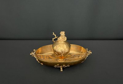 Bronze inkwell in Japanese style with vegetal decoration and Foo dog