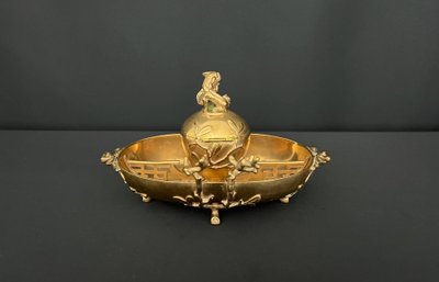 Bronze inkwell in Japanese style with vegetal decoration and Foo dog