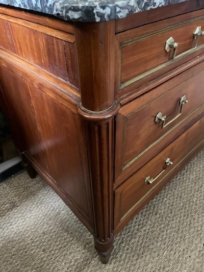 Commode 18 ème en acajou d'époque Louis XVI