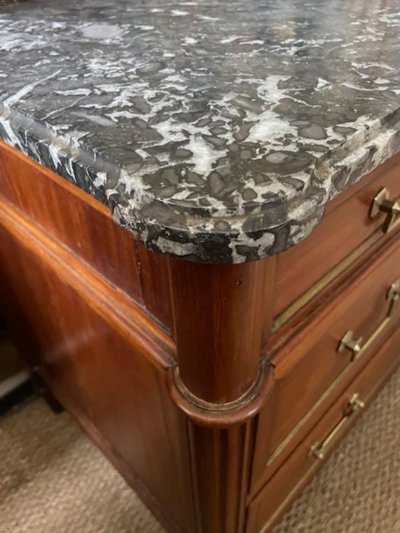 Commode 18 ème en acajou d'époque Louis XVI