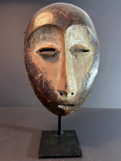 République Démocratique du Congo, Culture LEGA, masque traditionnel de la société "Bwami".