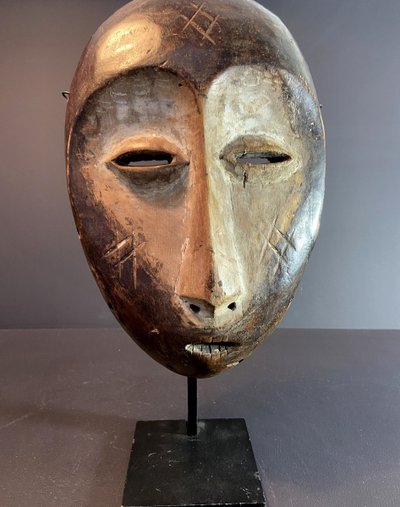 République Démocratique du Congo, Culture LEGA, masque traditionnel de la société "Bwami".