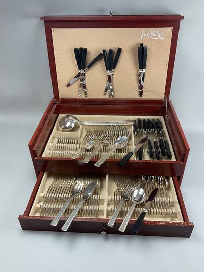 Ménagère Christofle modèle Mira style art déco 107 pièces 