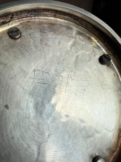 JEAN DEPRÉS ( 1889-1980 ) / SERVICE A THÉ ET CAFÉ EN MÉTAL ARGENTÉ MARTELÉ SIGNÉ