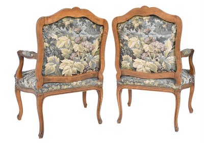 Coppia di poltrone in stile Luigi XV dette "à la Reine".