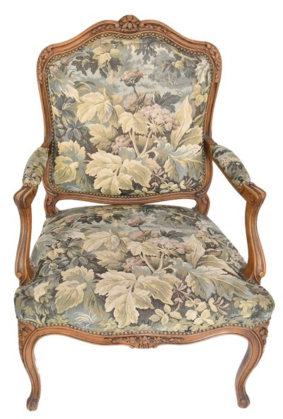 Coppia di poltrone in stile Luigi XV dette "à la Reine".