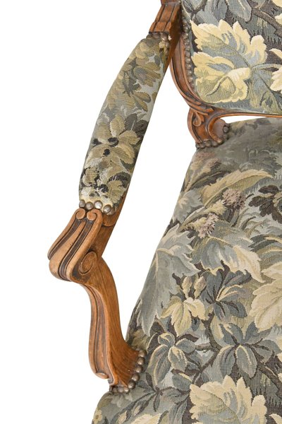 Coppia di poltrone in stile Luigi XV dette "à la Reine".