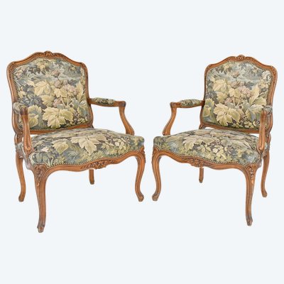 Paire de fauteuils dite "à la Reine" de style Louis XV 