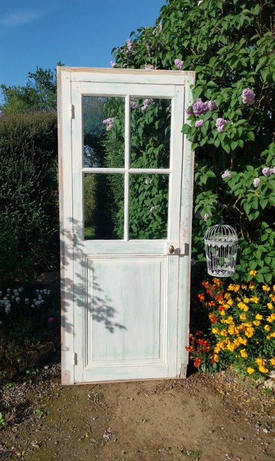 Superbe porte ancienne avec cadre d’origine, charme intemporel