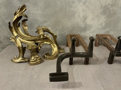 Paire de chenets anciens en bronze d'époque 19 ème de style Louis XV