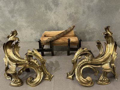 Paire de chenets anciens en bronze d'époque 19 ème de style Louis XV