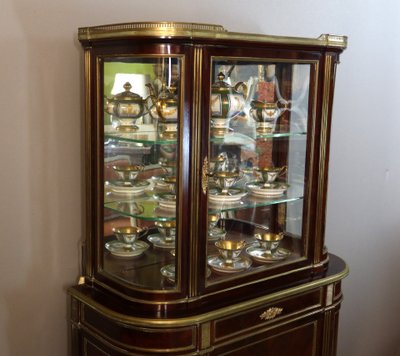 Vitrine en acajou style Louis XVI