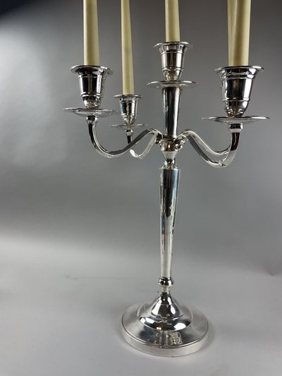 Grand candélabre 5 feux 4 branches en métal argenté style contemporain 