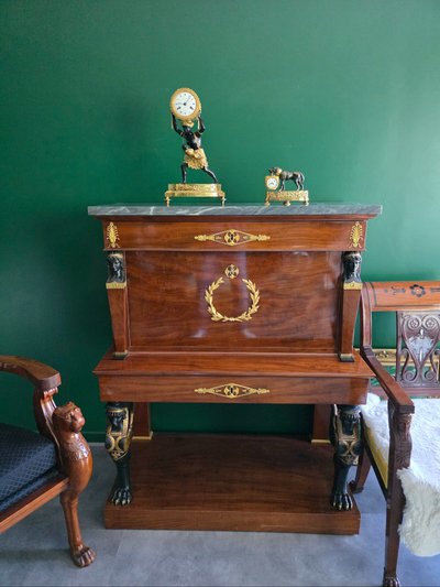 Pendule au bon sauvage : "La nourrice africaine". Époque Empire.