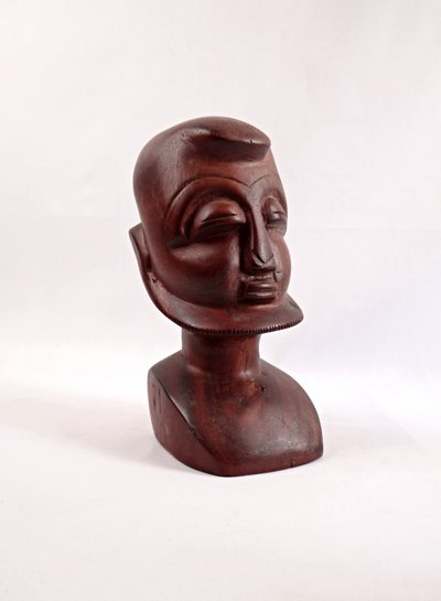 Buste d'homme sculpture en bois d'Acajou rouge art Africain moderniste XXe