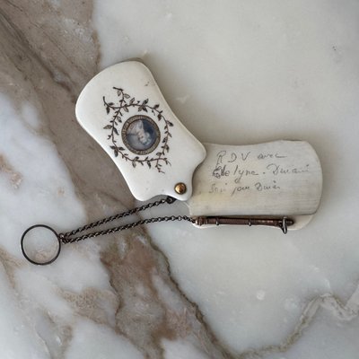Carnet de bal XVIIIe ornementé d'une miniature