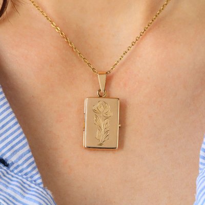 Rectangular Medallion In Chased Yellow Gold