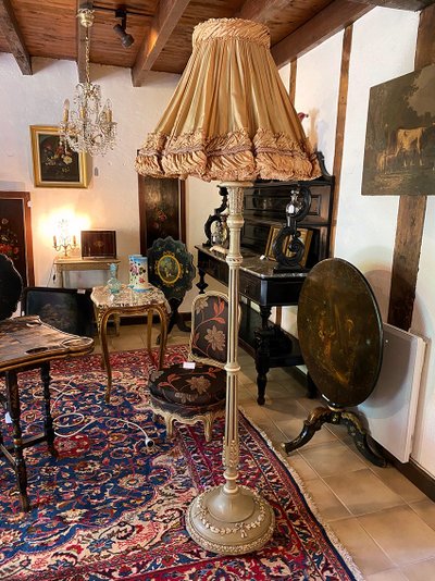 Louis XVI style floor lamp in grey lacquered wood