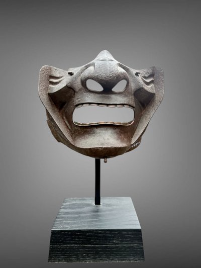 Halbe Samurai-Mempo-Maske – Edo-Zeit (1603–1868).