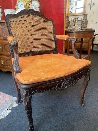 Fauteuil canné en bois naturel d'époque régence