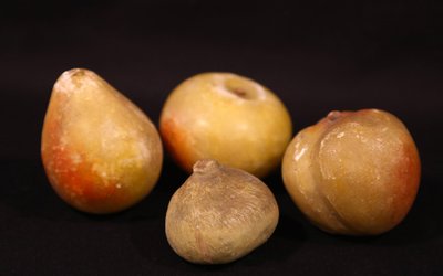 Faux fruits XVIIIeme siècle  Marbre 