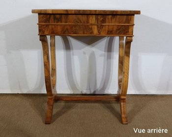 Petite Table de Salon en Noyer, époque Restauration – Début XIXe