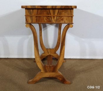 Petite Table de Salon en Noyer, époque Restauration – Début XIXe