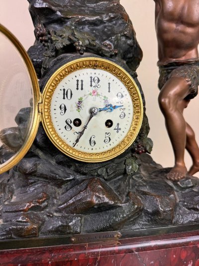 Große Pendeluhr aus der Zeit Napoleons III. aus Regulus / h 74cm