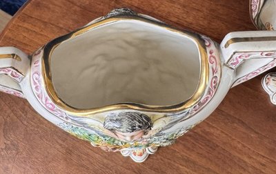 Capodimonte : Trimmer con Angelot in porcellana del primo Novecento