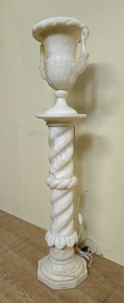 Colonne / sellette en albâtre – Style néoclassique