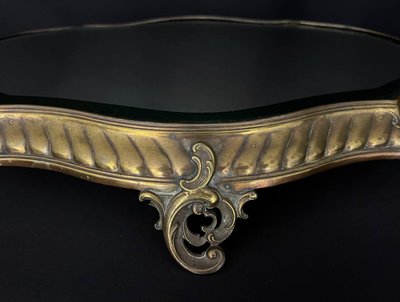 Bronzetablett mit Spiegelboden, Stil Louis XV
