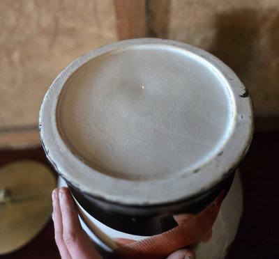 Japan XXth: Porcelain vase decorated with Koi carp