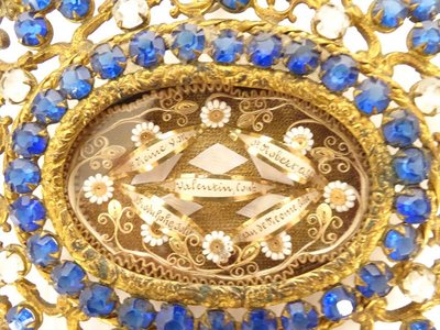 Reliquaire médaillon laiton doré strass Saints Reine Valentin Robert XIXème